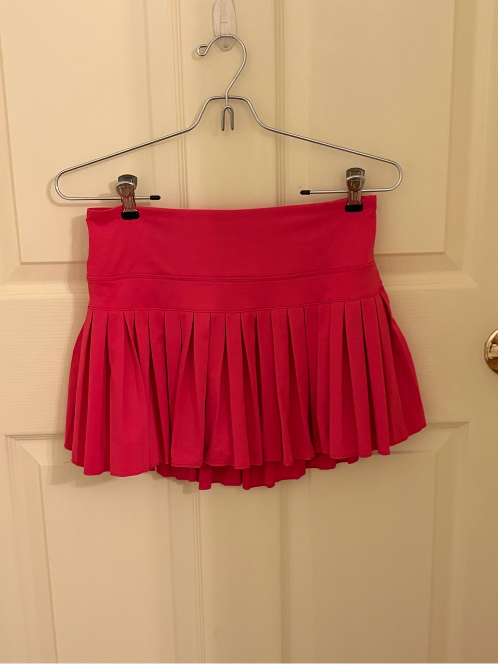 Gold Hinge hot pink, excellent condition
